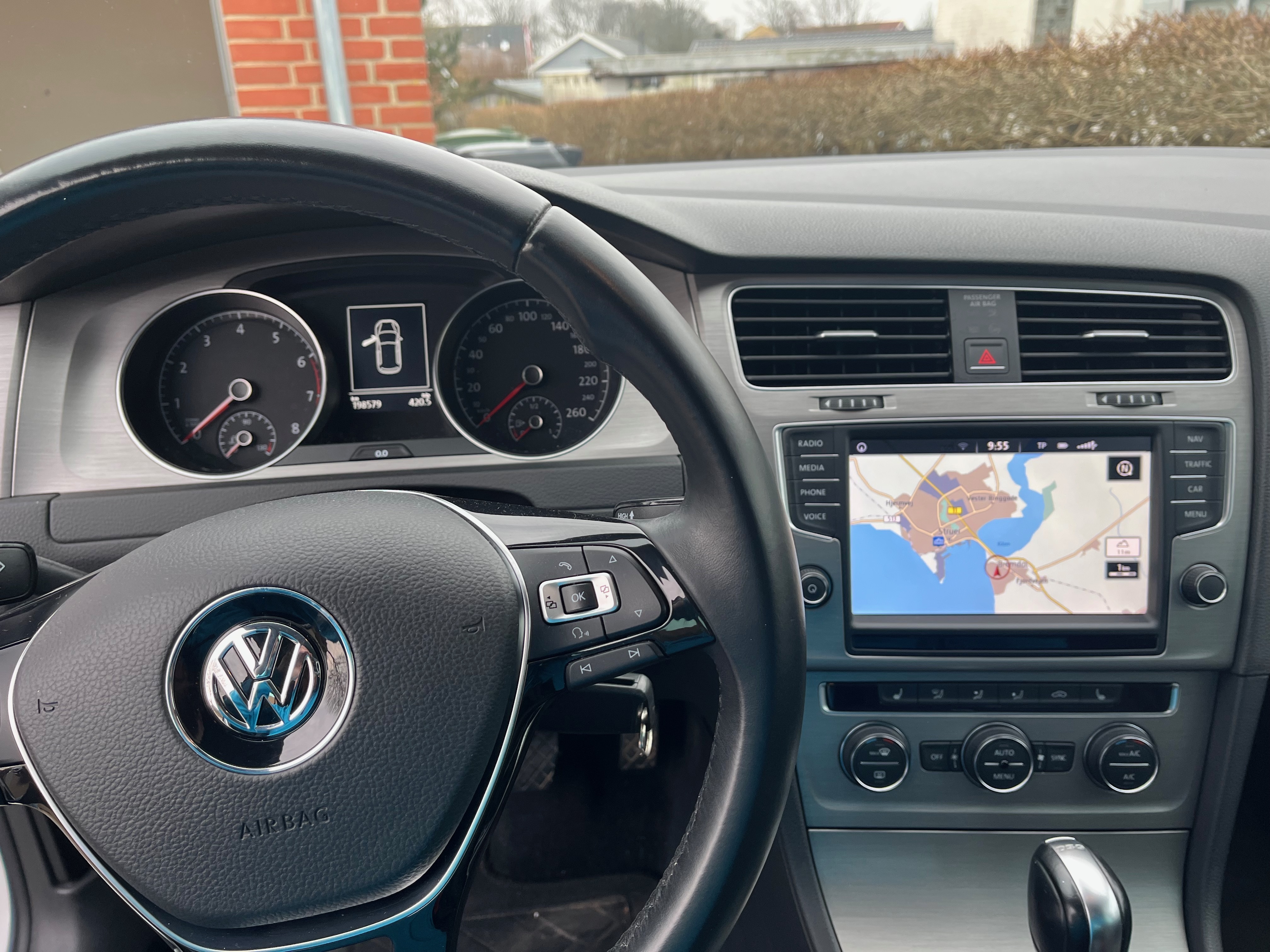 Hvid VW Golf VII fra 2016