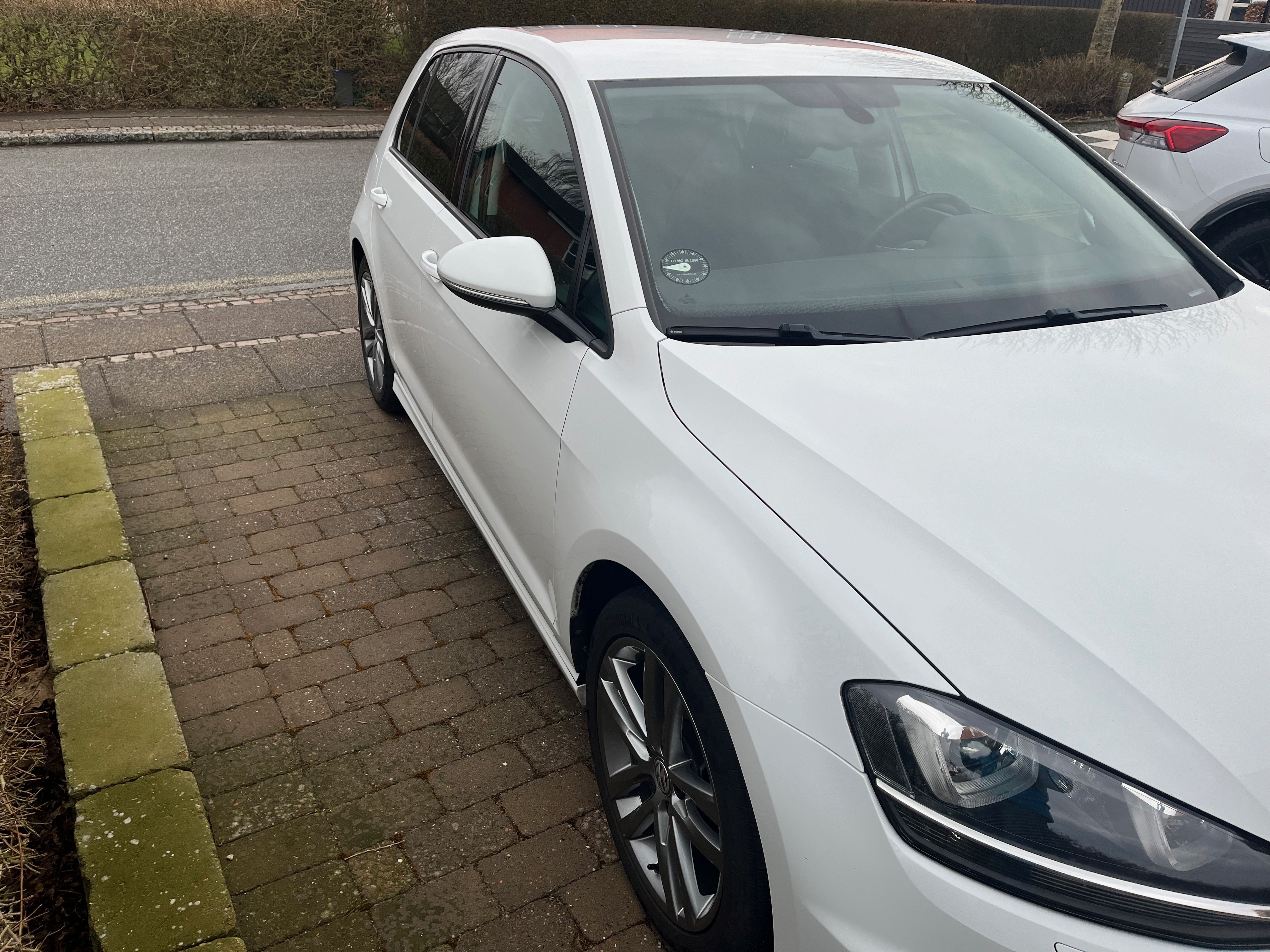 Hvid VW Golf VII fra 2016