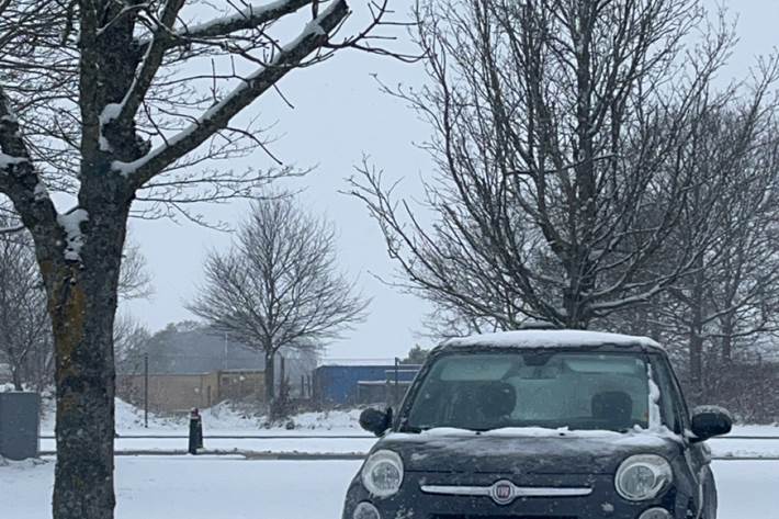 Grå Fiat 500L fra 2012