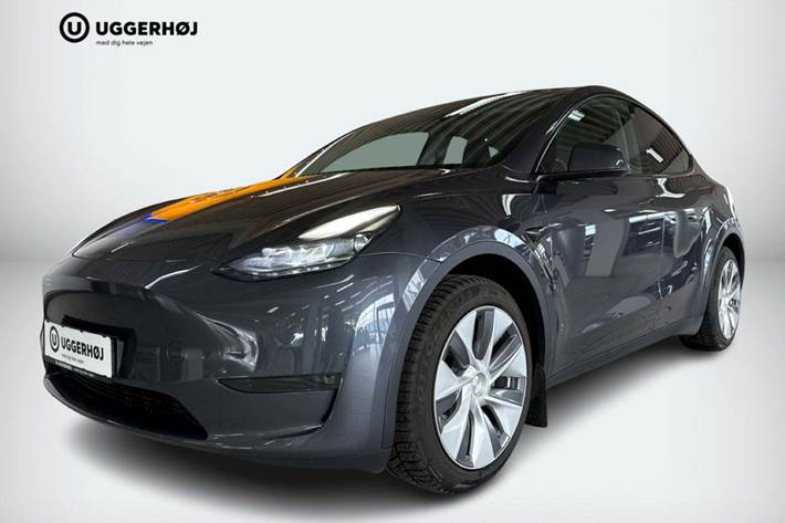 Grå Tesla Model Y fra 2022