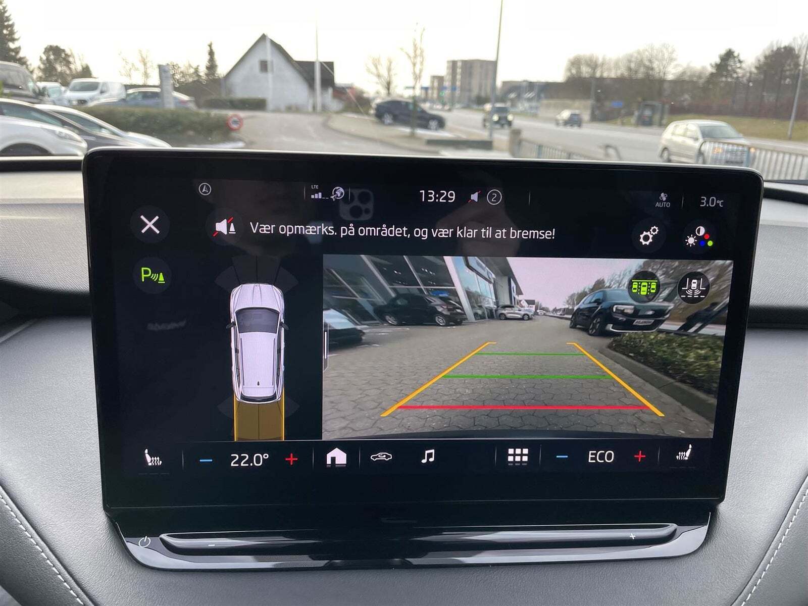 Grå Skoda Enyaq fra 2021