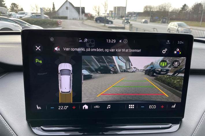 Grå Skoda Enyaq fra 2021