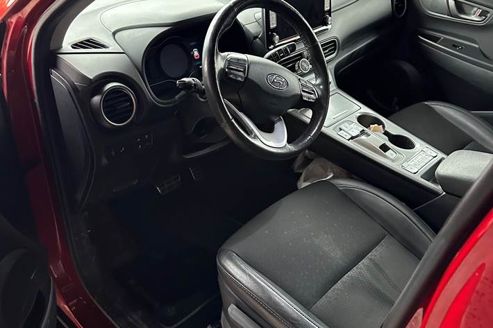 Rød Hyundai Kona fra 2019