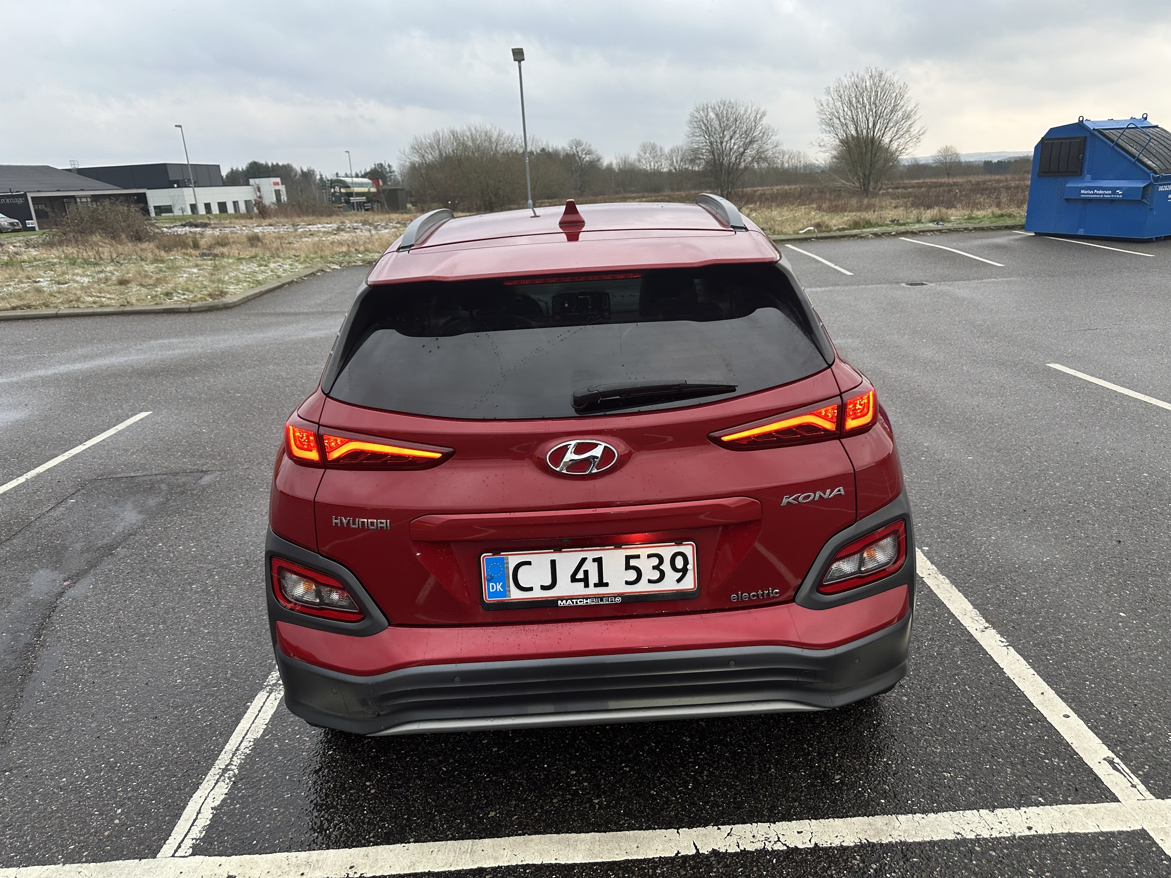Rød Hyundai Kona fra 2019