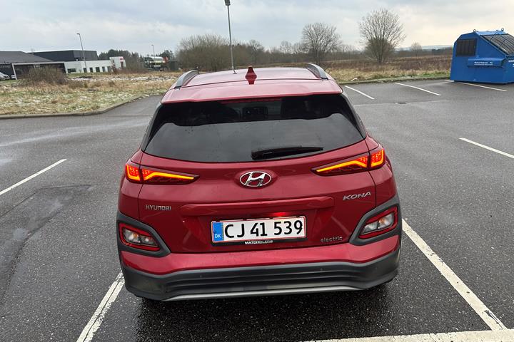 Rød Hyundai Kona fra 2019