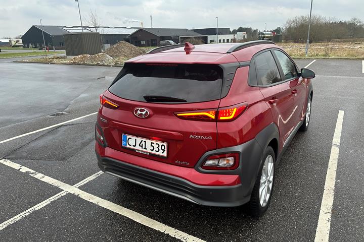 Rød Hyundai Kona fra 2019