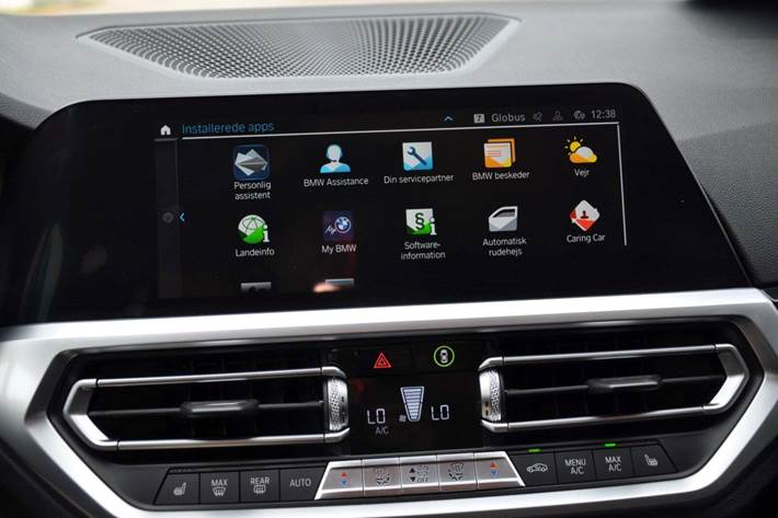 Sort BMW 320d fra 2021