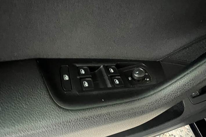 Sort VW Passat fra 2016