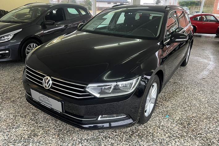 Sort VW Passat fra 2016