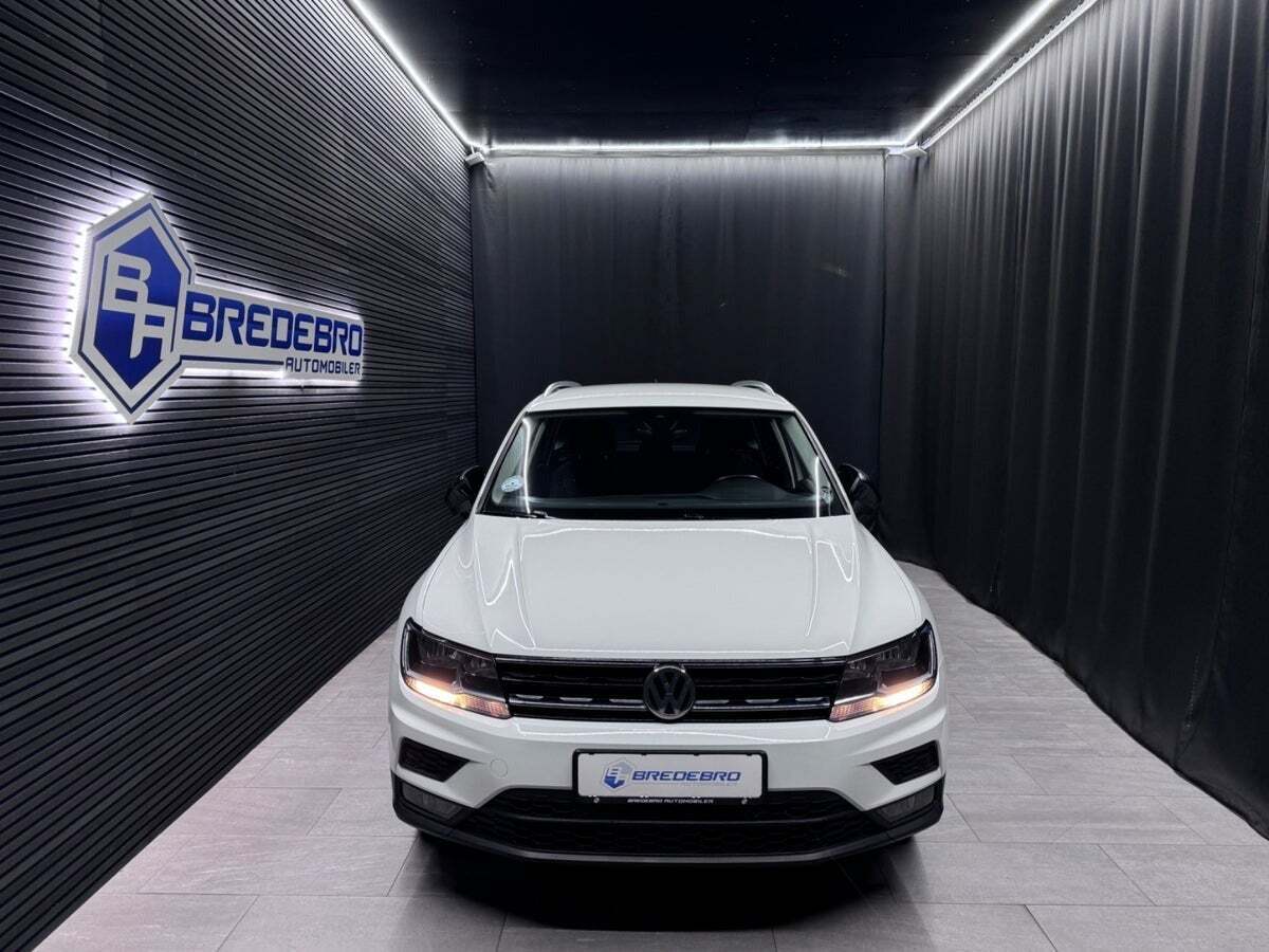 Hvid VW Tiguan fra 2019