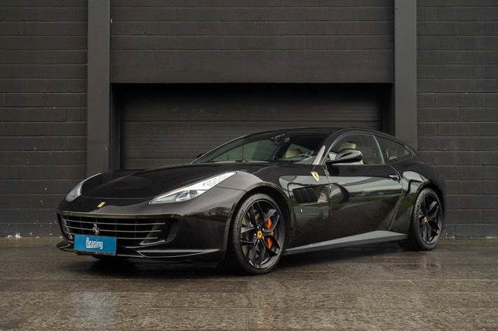 Sort Ferrari GTC4Lusso T fra 2018