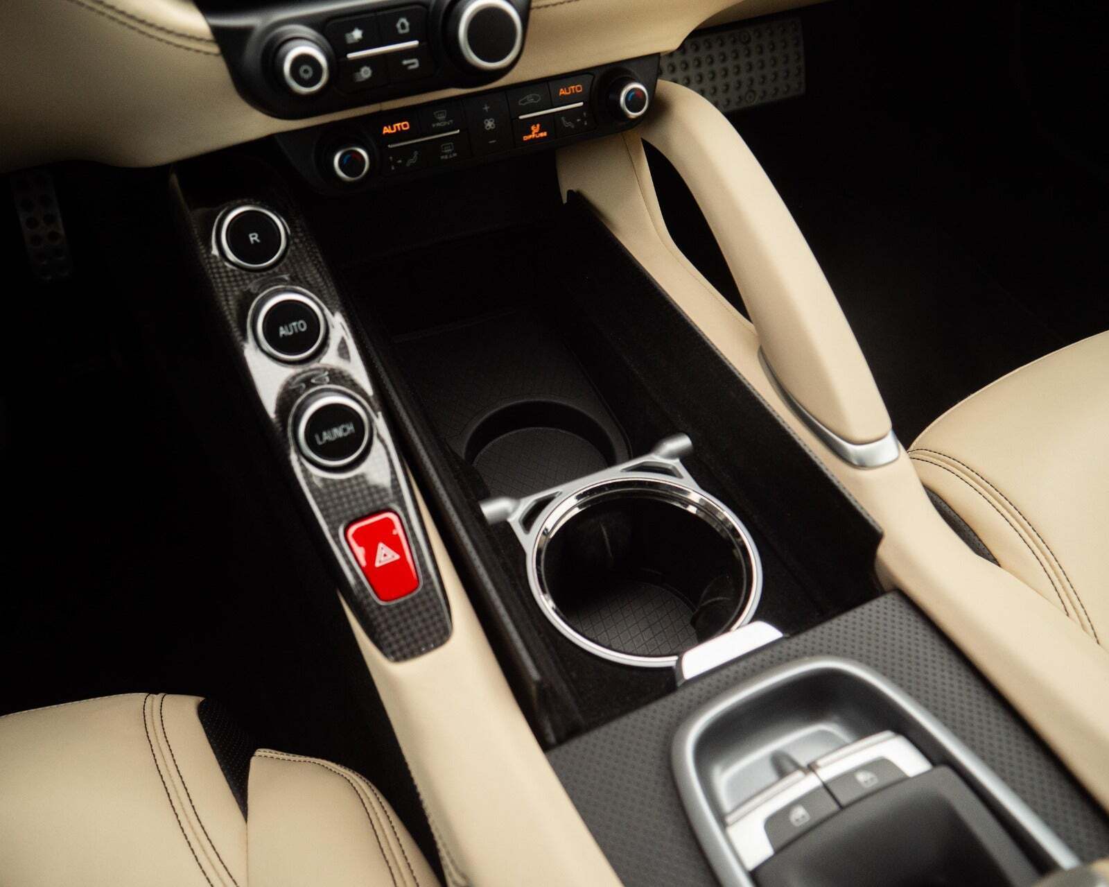 Sort Ferrari GTC4Lusso T fra 2018