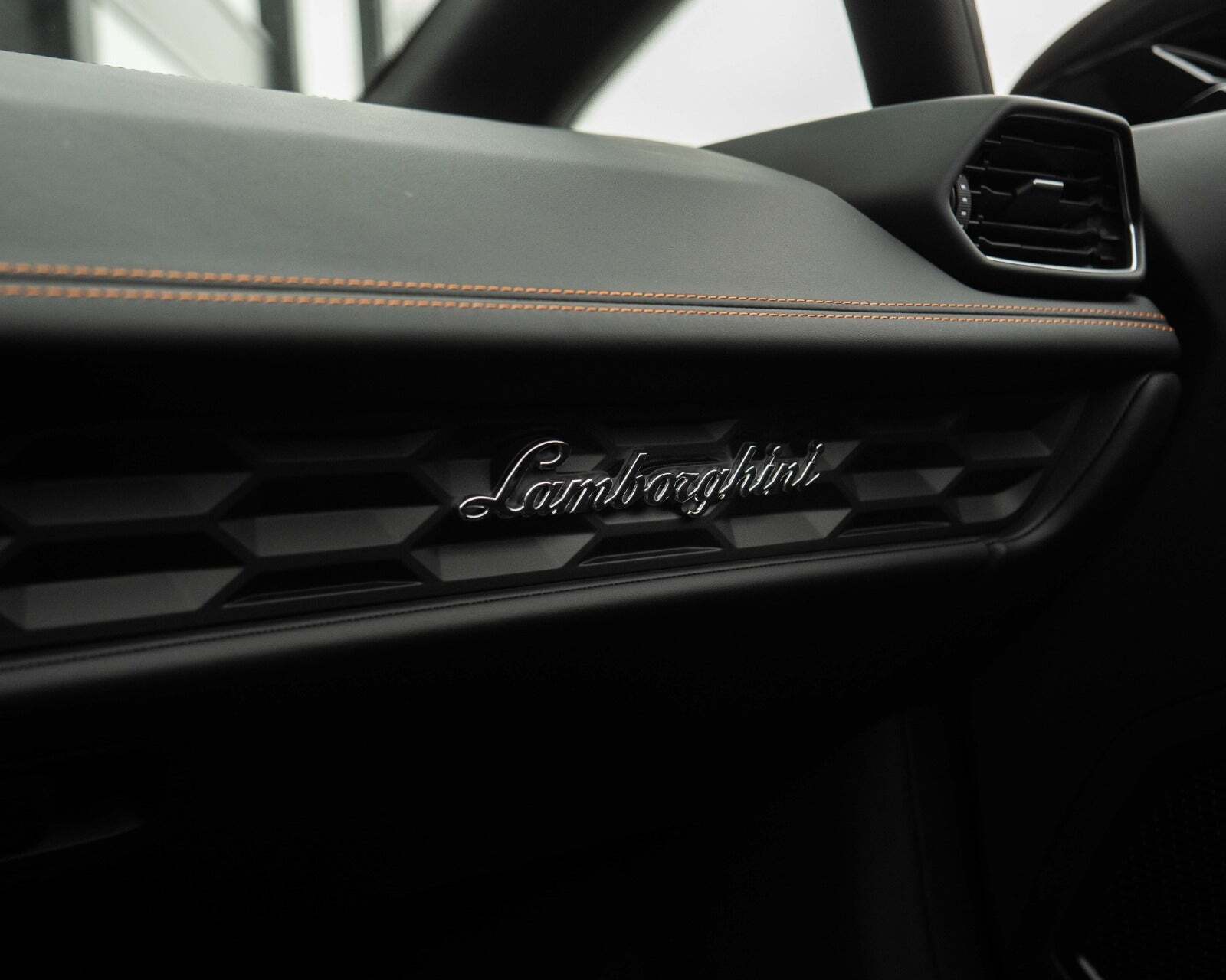 Sort Lamborghini Huracan fra 2021