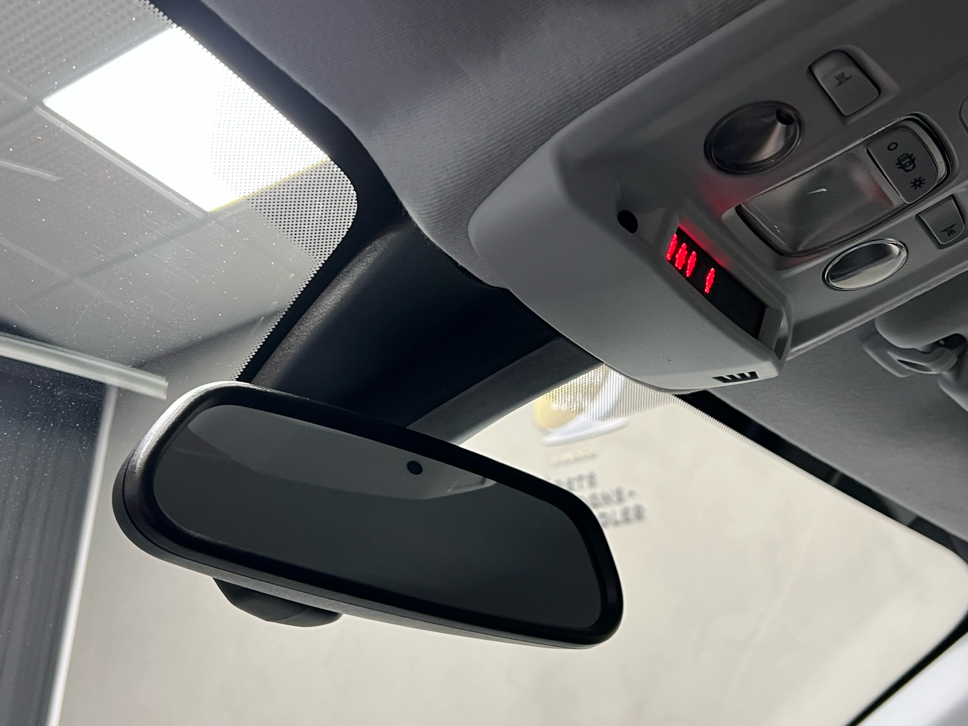 Grå Opel Corsa fra 2022