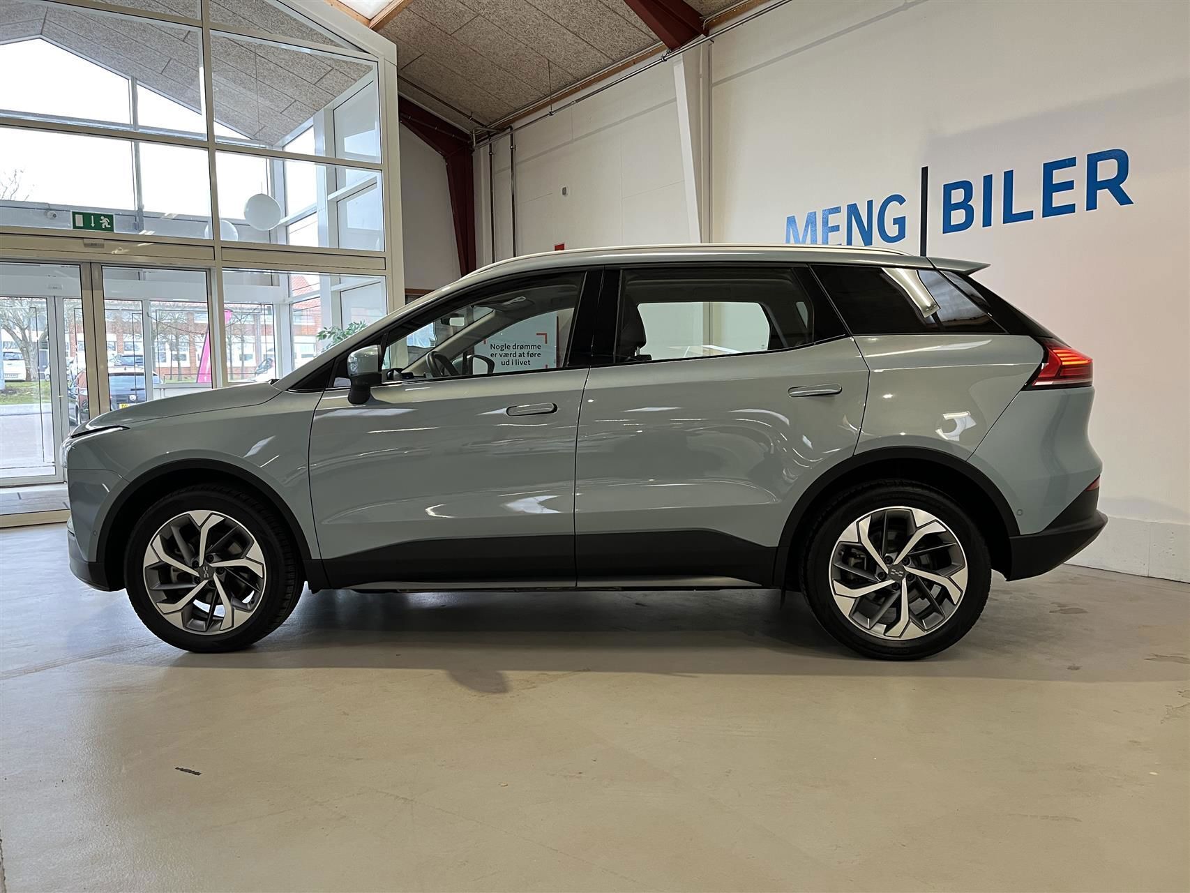 Blå Aiways U5 fra 2021