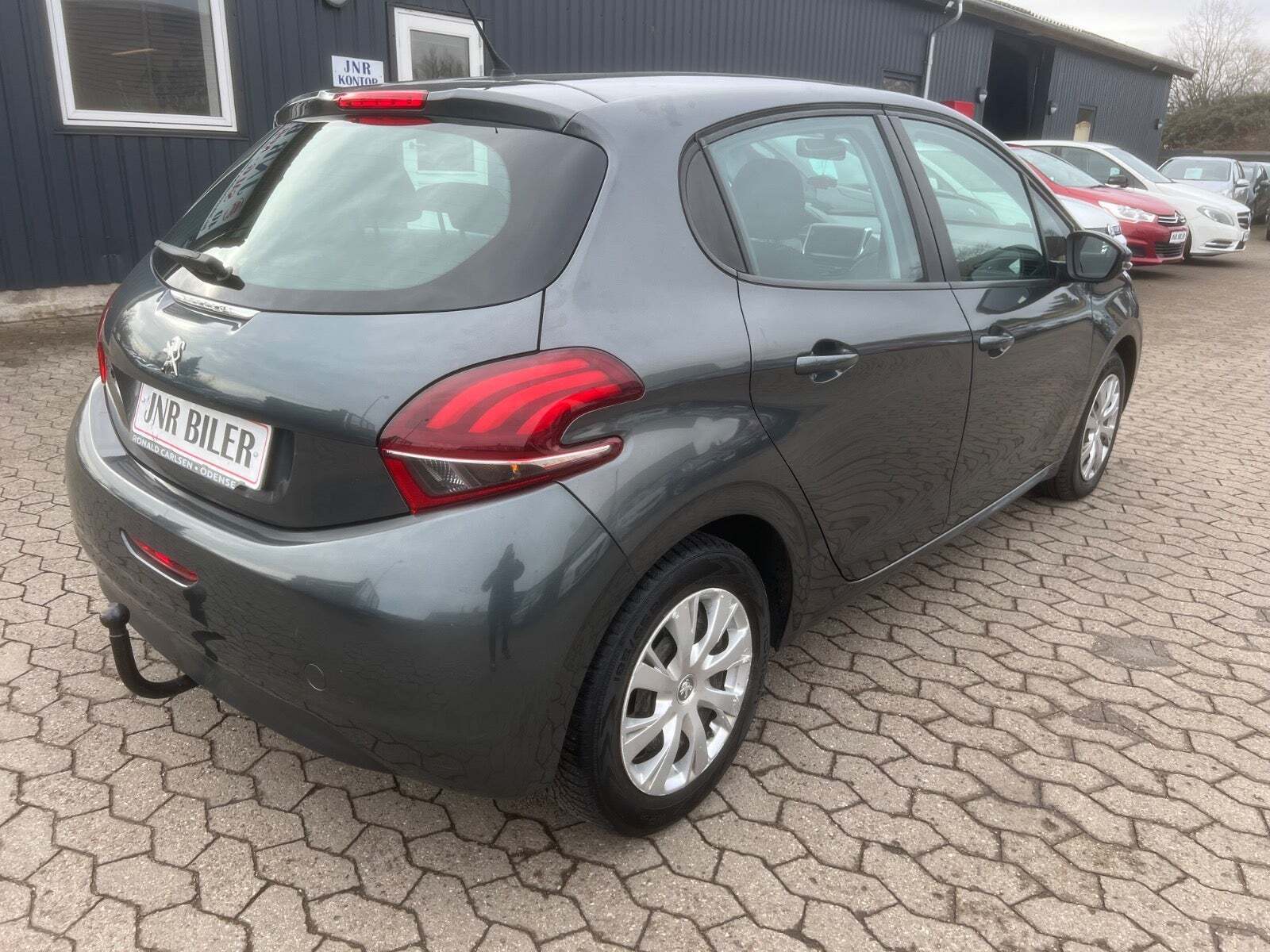 undefined Peugeot 208 fra 2015