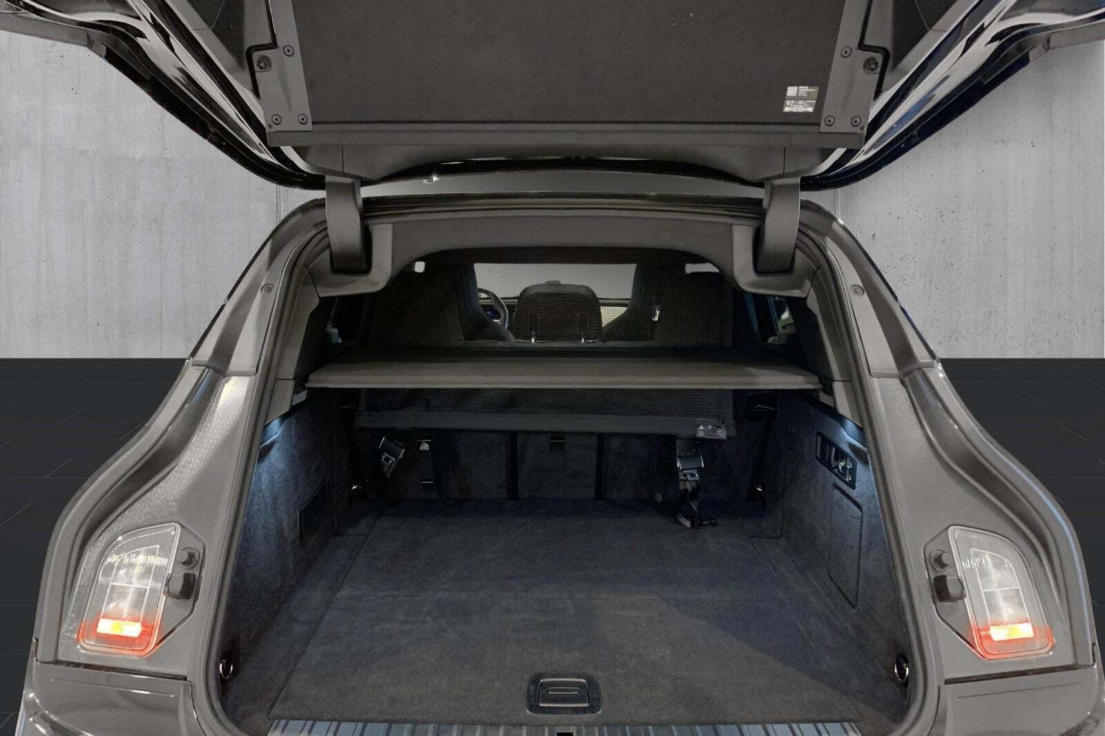 Sort BMW iX fra 2023