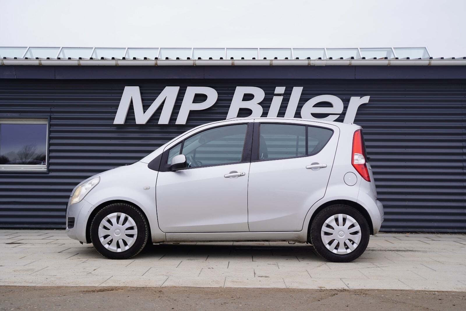 Sølv Suzuki Splash fra 2011