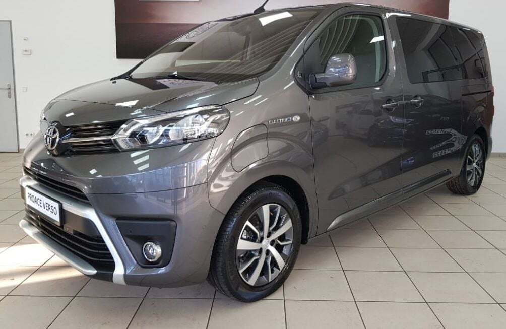 Grå Toyota Proace Verso fra 2021