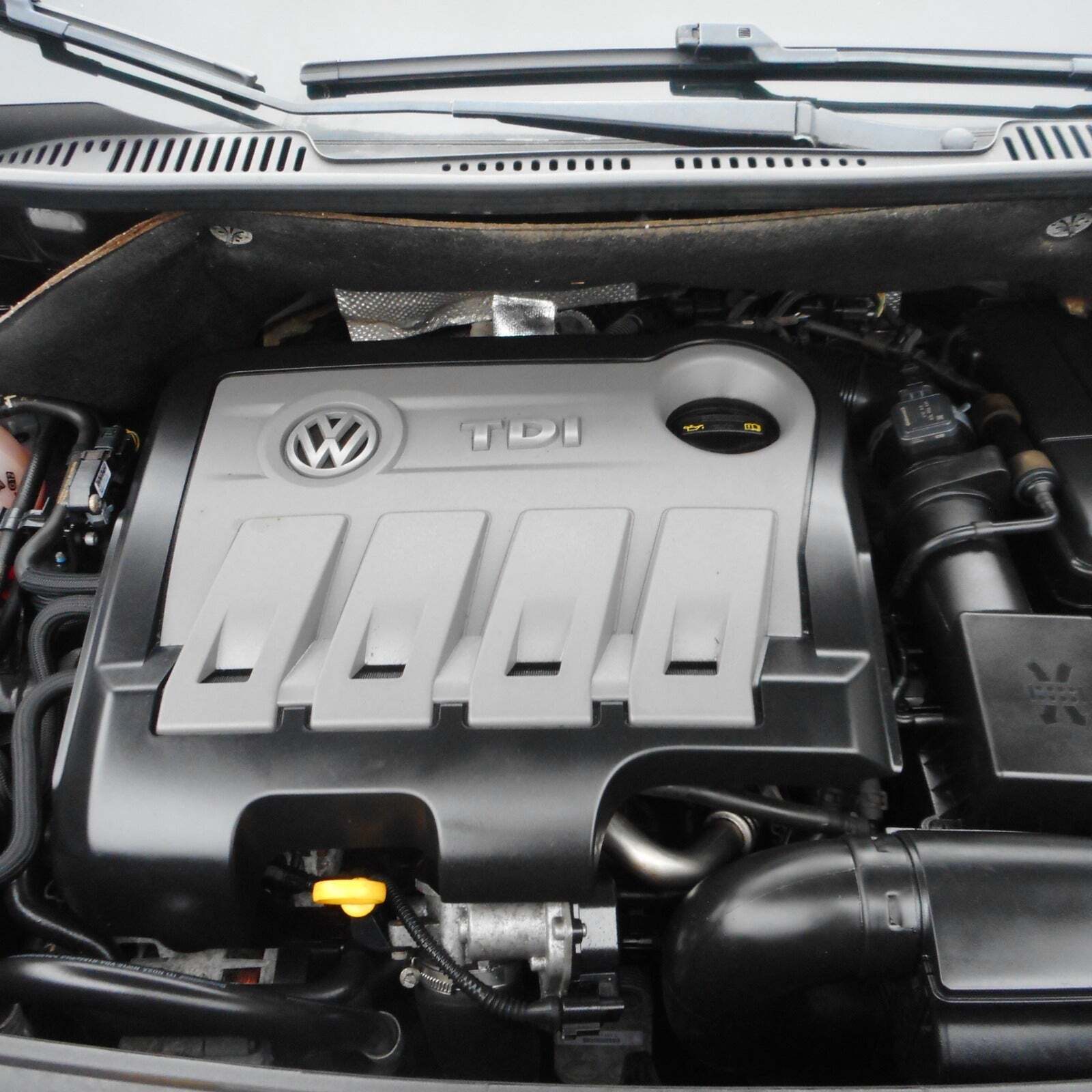 Sølv VW Touran fra 2014