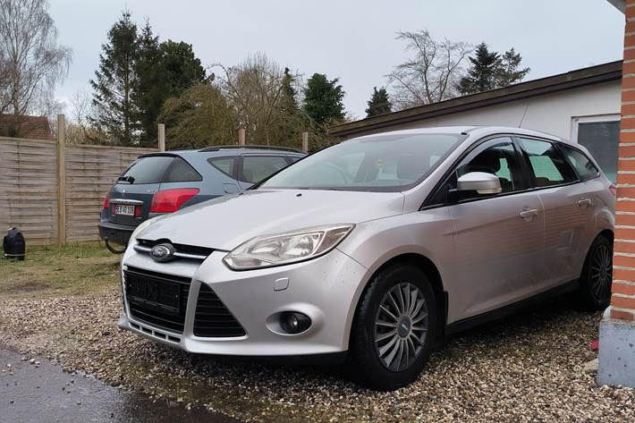 Grå Ford Focus fra 2011