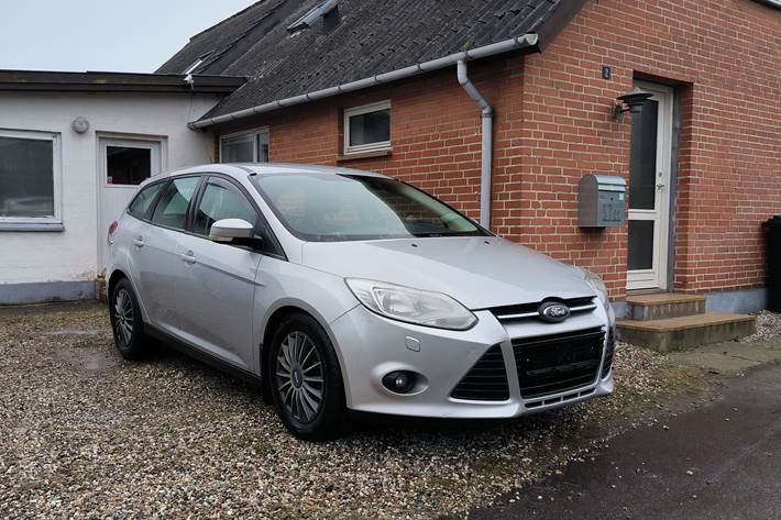 Grå Ford Focus fra 2011