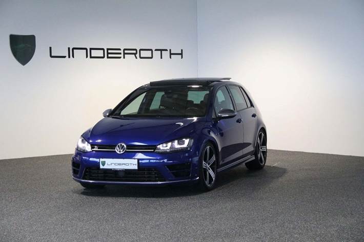 Blå VW Golf VII fra 2016 set udefra