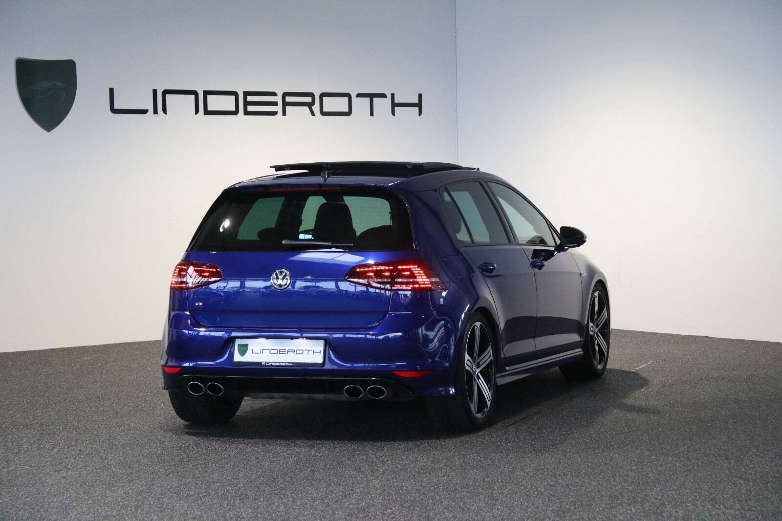 Blå VW Golf VII fra 2016