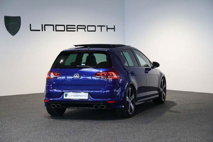 Blå VW Golf VII fra 2016
