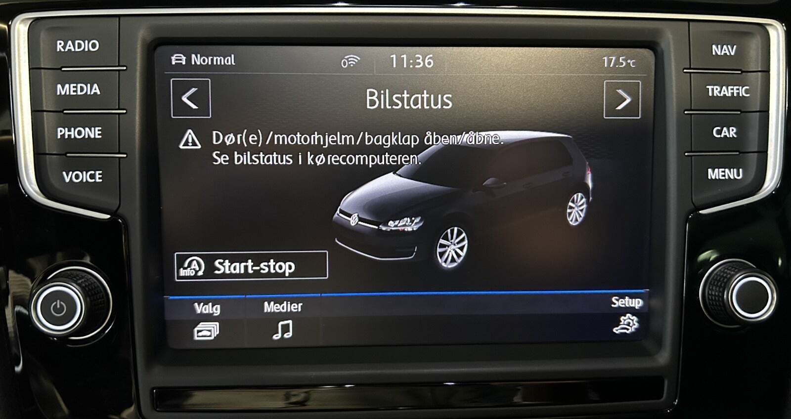 Blå VW Golf VII fra 2016