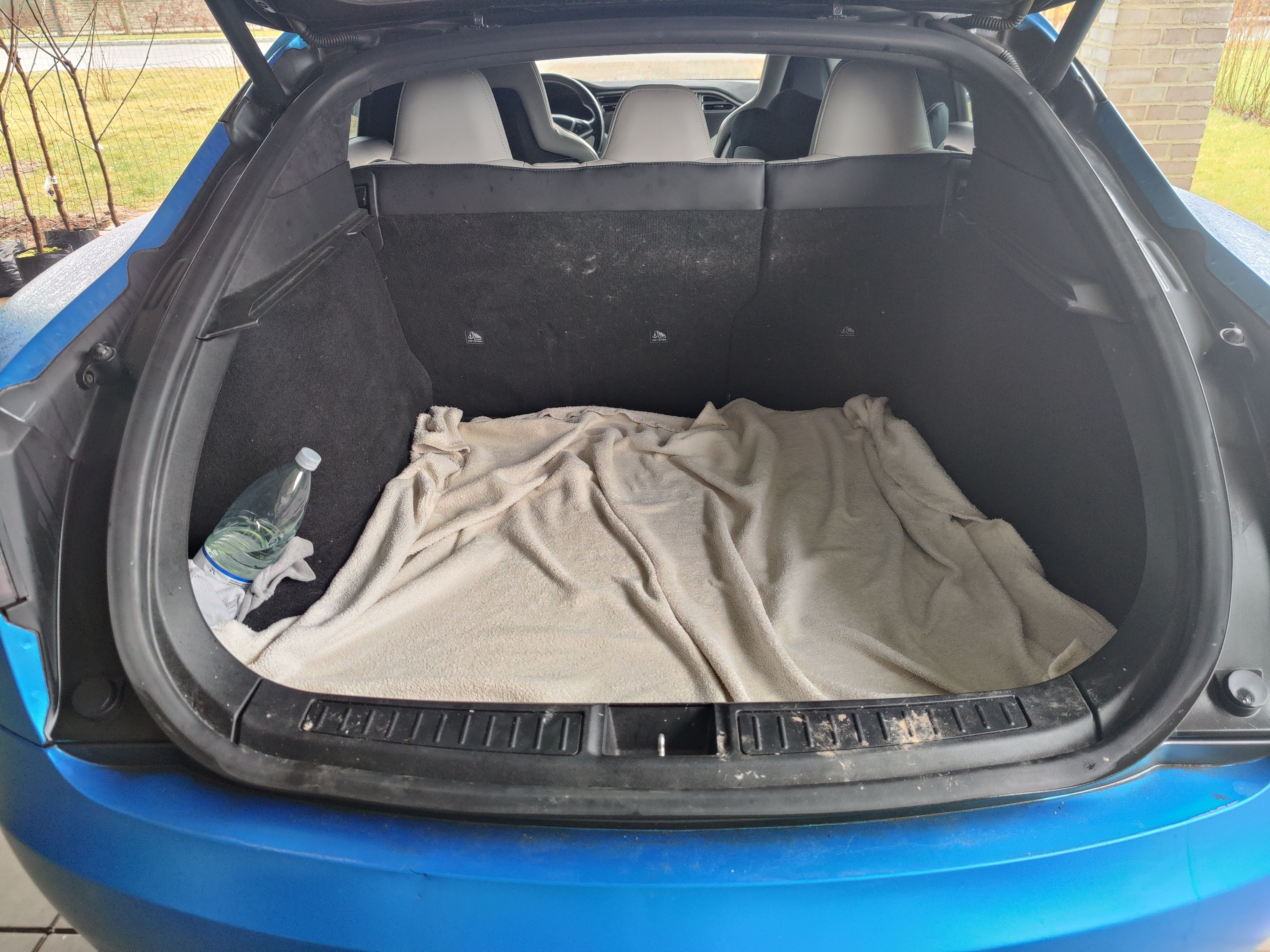 Grå Tesla Model S fra 2015