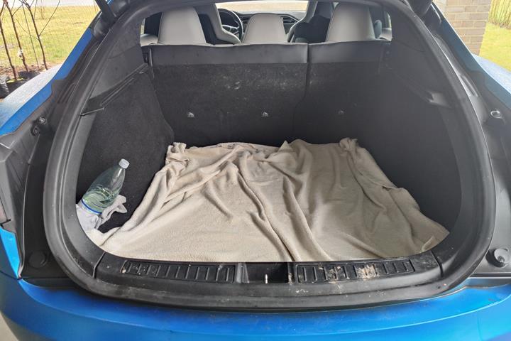 Grå Tesla Model S fra 2015