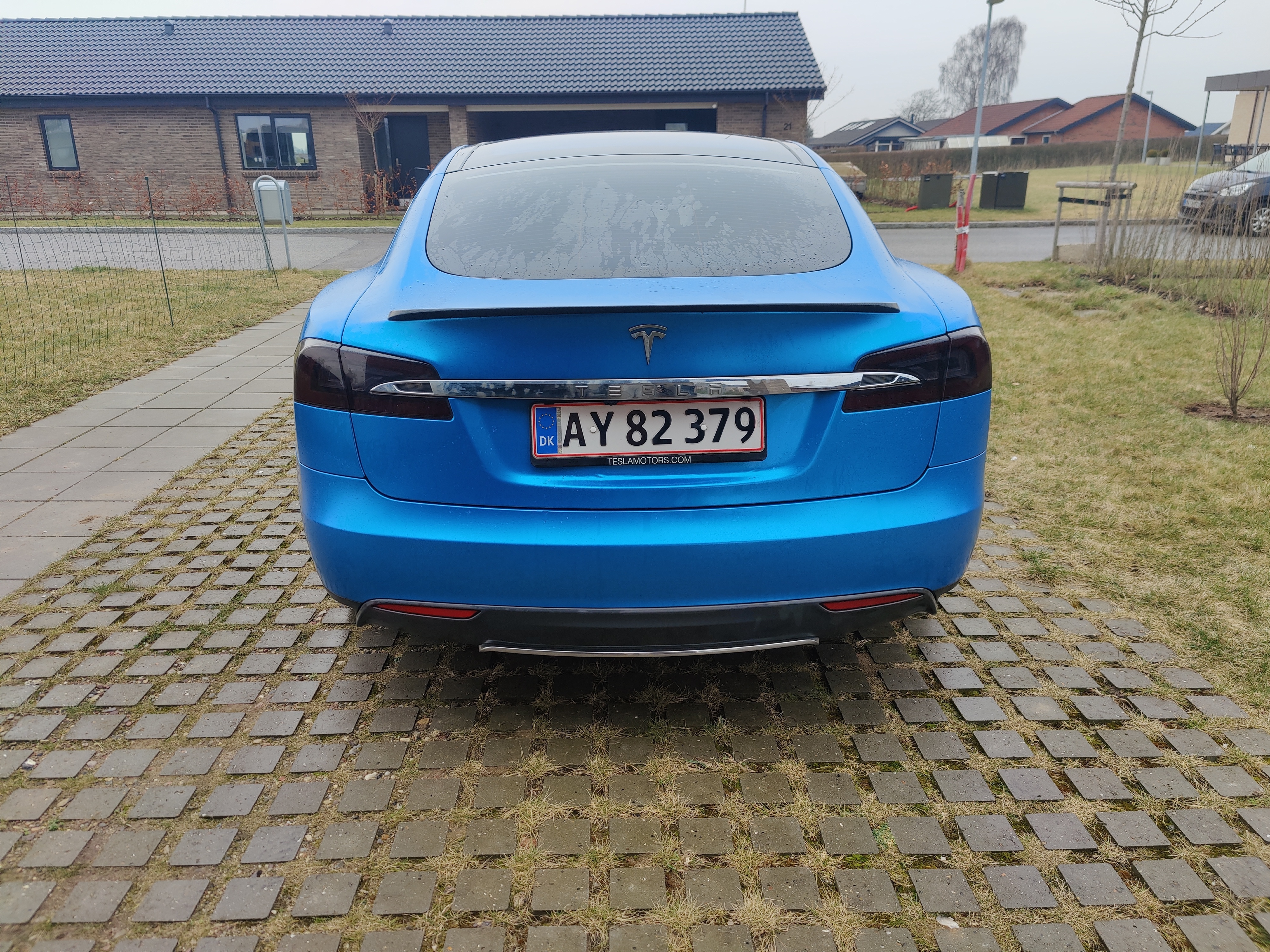 Tesla Model S P90D
