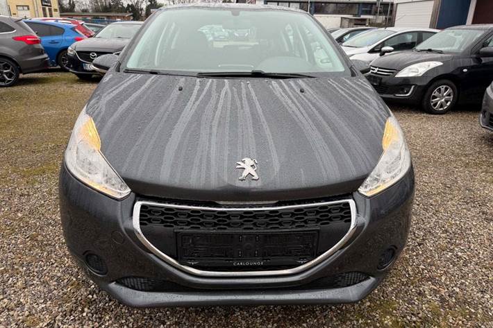 Grå Peugeot 208 fra 2014