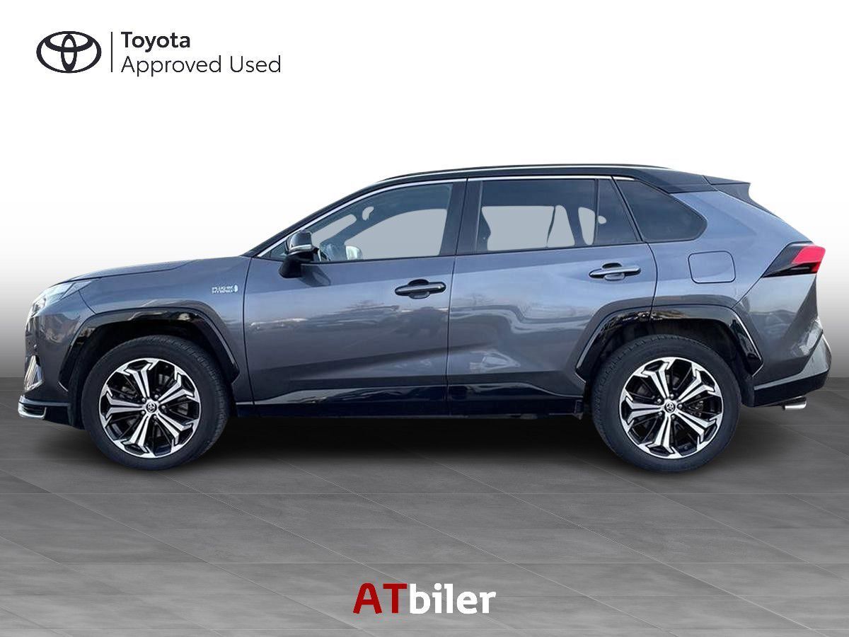 Sort Toyota RAV4 Plug-in fra 2022