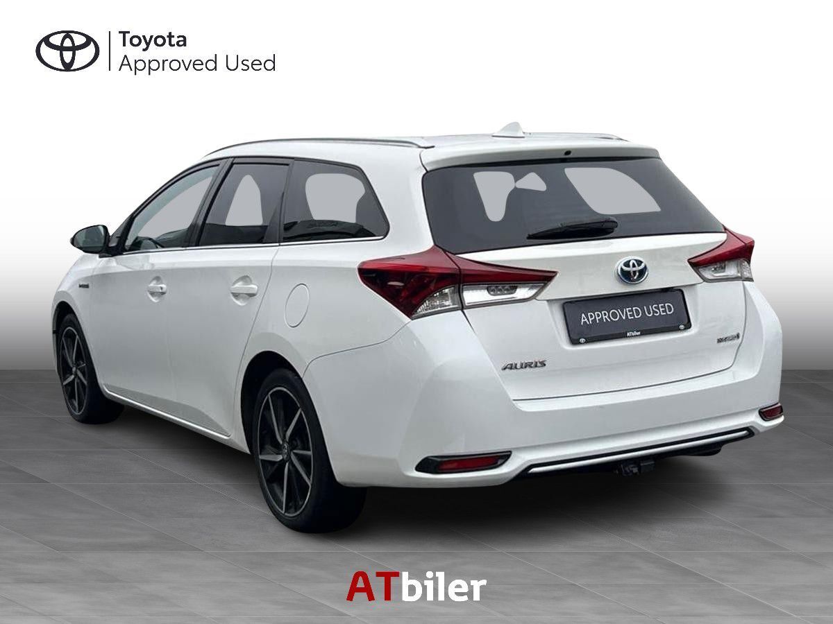 Hvid Toyota Auris fra 2018