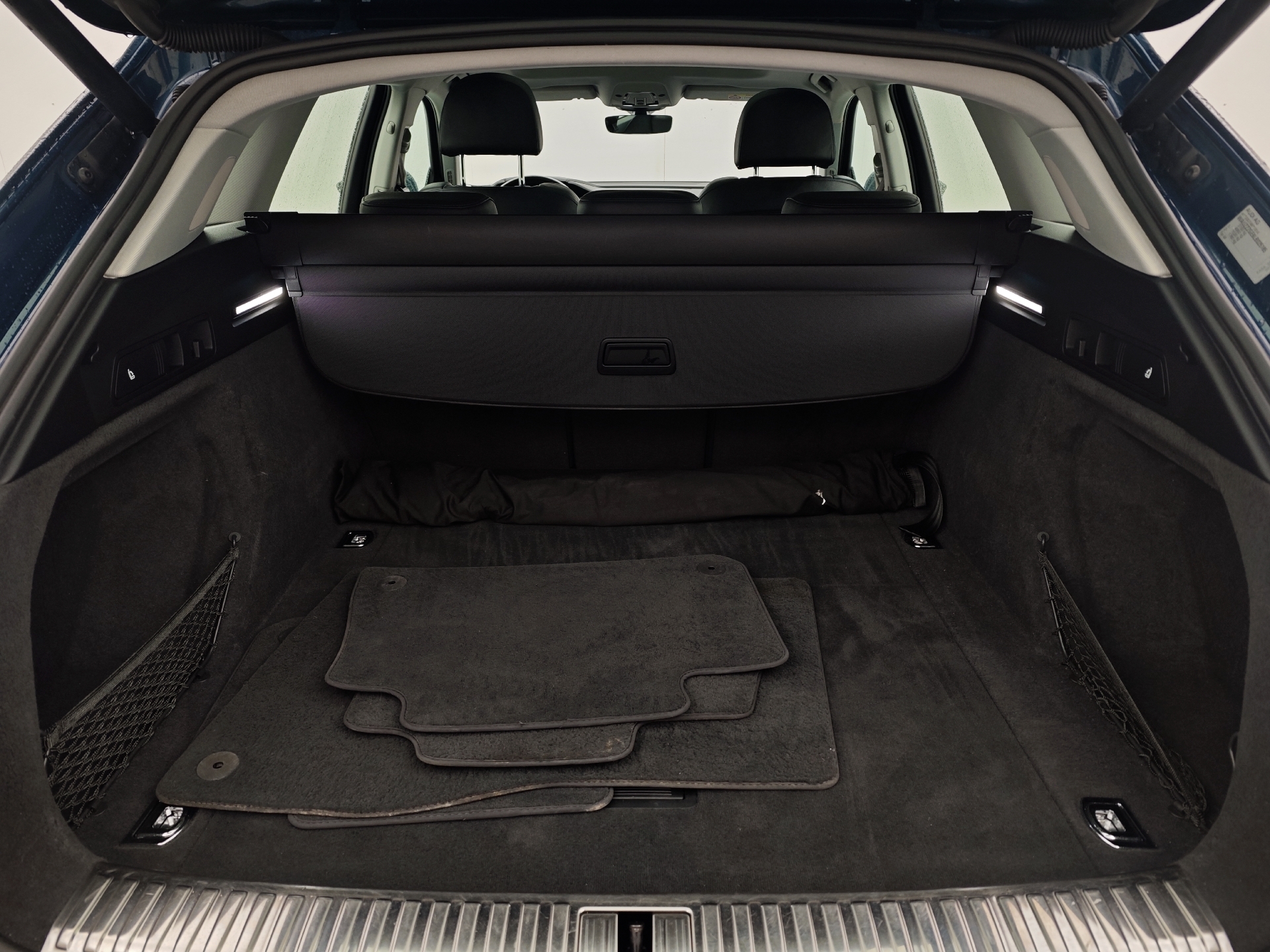 Blå Audi e-tron fra 2020