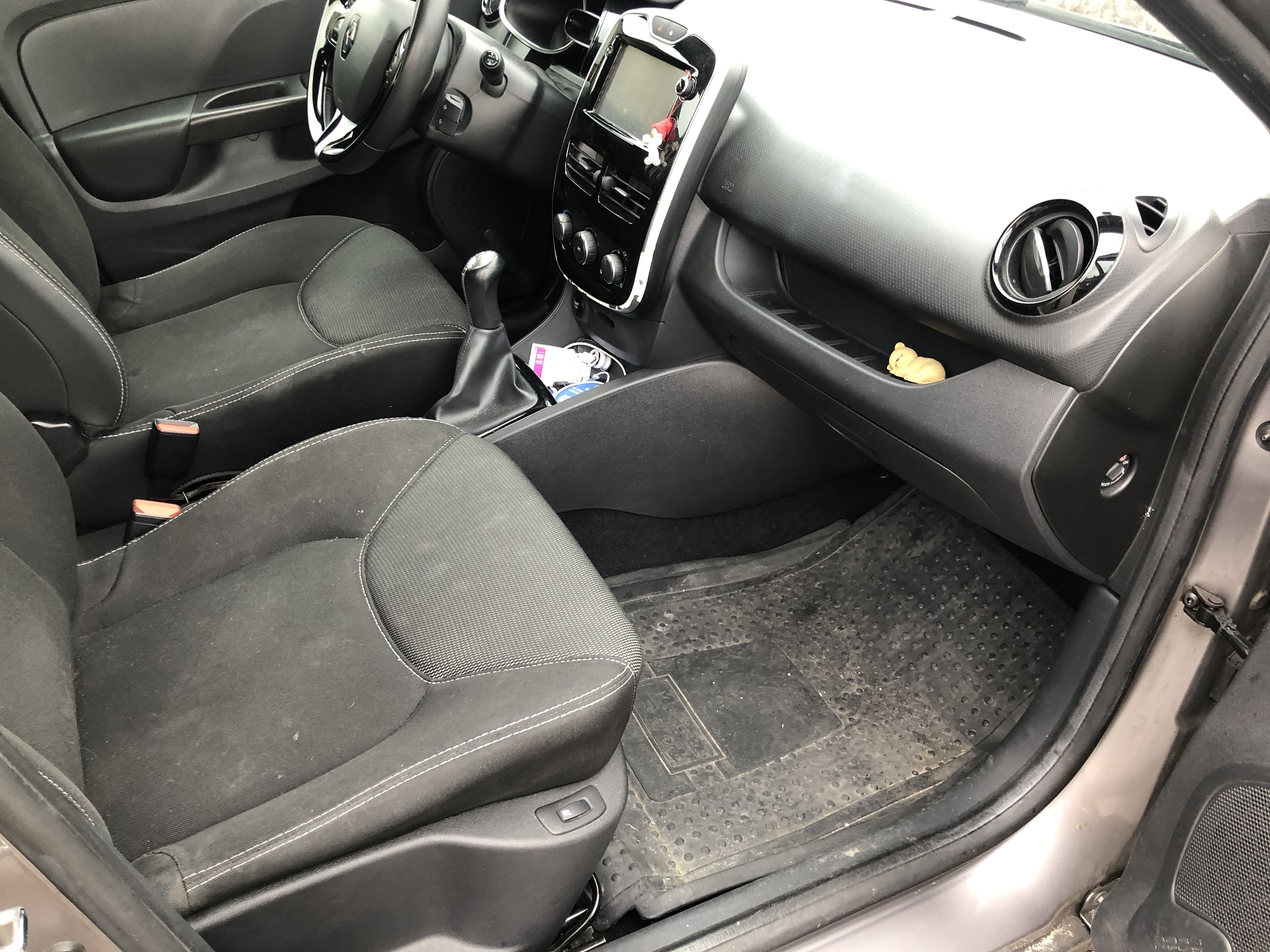 Grå Renault Ny Clio fra 2016