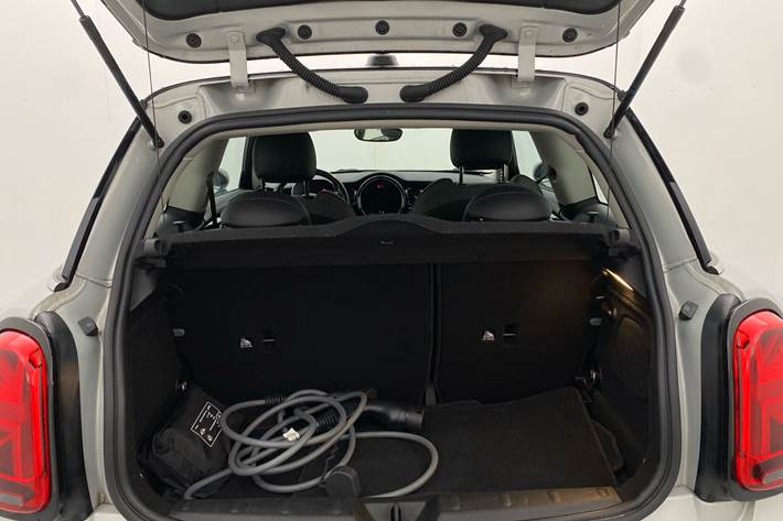 Sølv Mini Cooper fra 2022