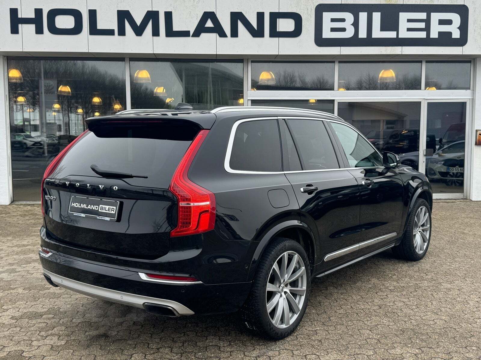 Sort Volvo XC90 fra 2015