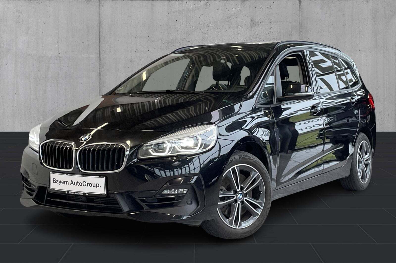 Sort BMW 220i fra 2019