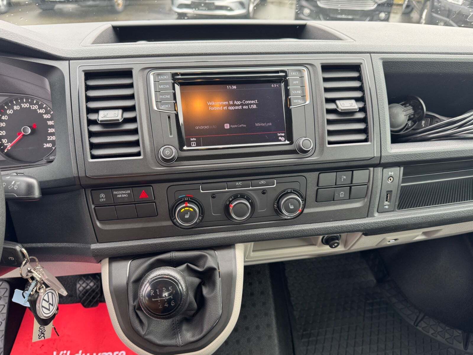 Hvid VW Transporter fra 2019