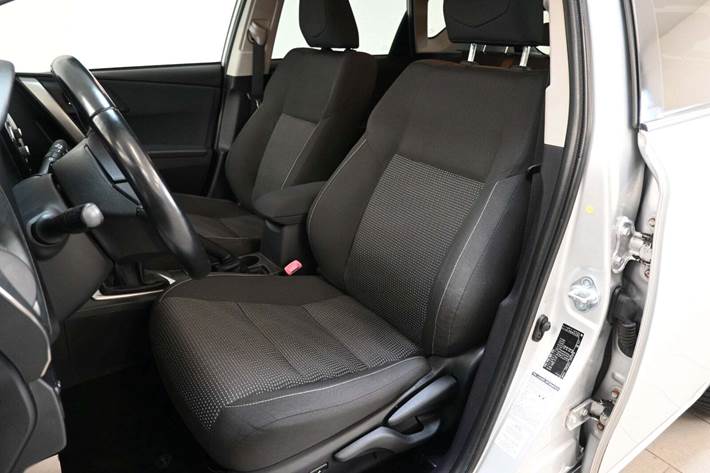 Sølv Toyota Auris fra 2014