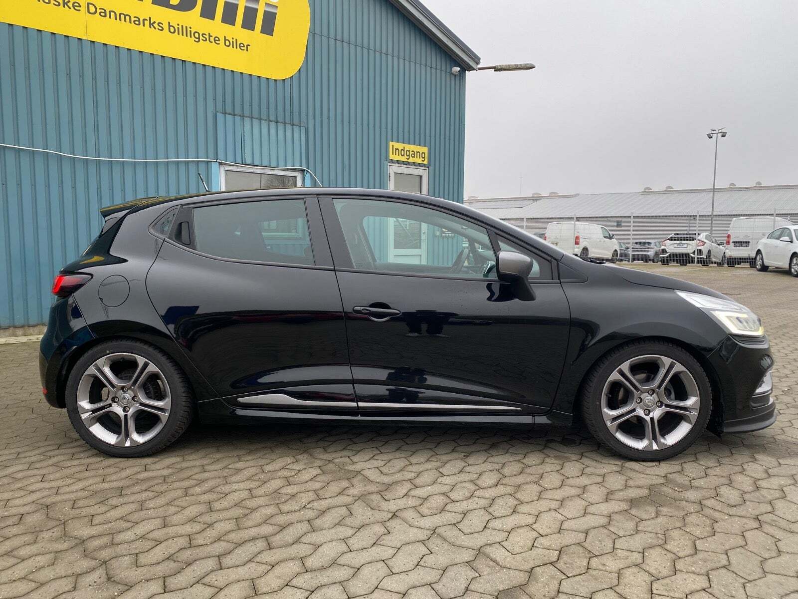 Sort Renault Clio IV fra 2017