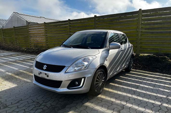 Sølv Suzuki Swift fra 2015