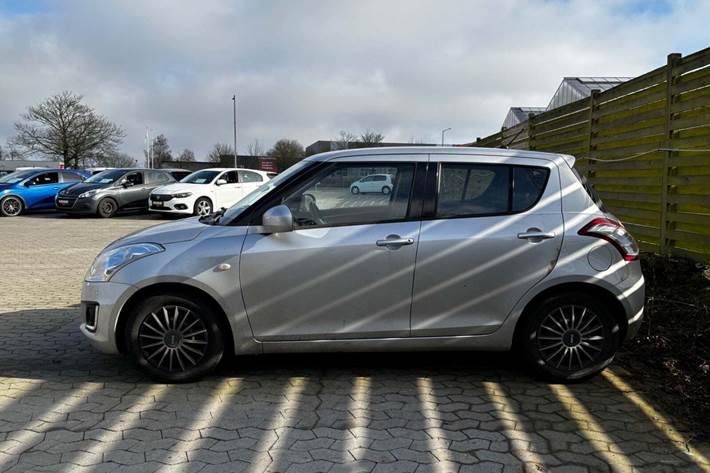 Sølv Suzuki Swift fra 2015