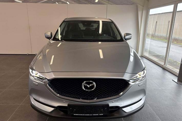 Grå Mazda CX-5 fra 2019 set udefra