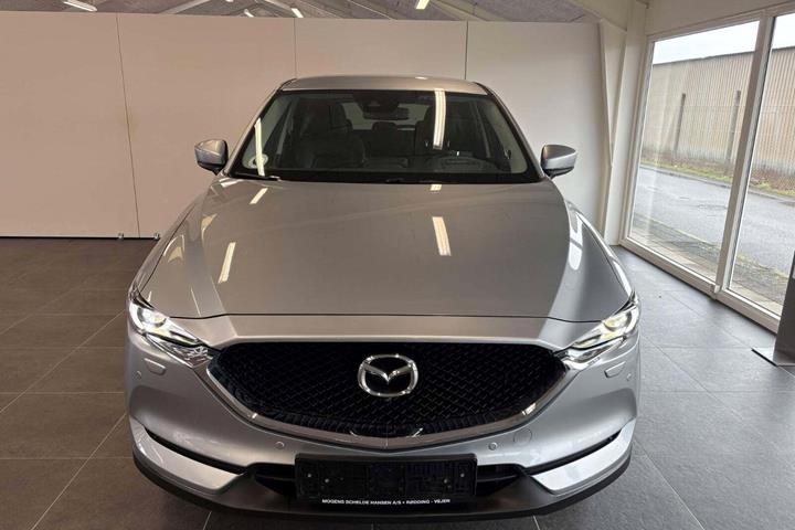 Grå Mazda CX-5 fra 2019 set udefra