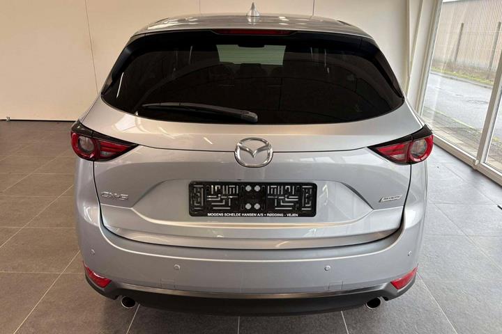 Grå Mazda CX-5 fra 2019 set udefra