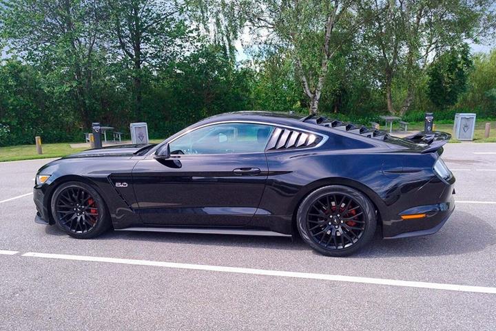 undefined Ford Mustang fra 2017